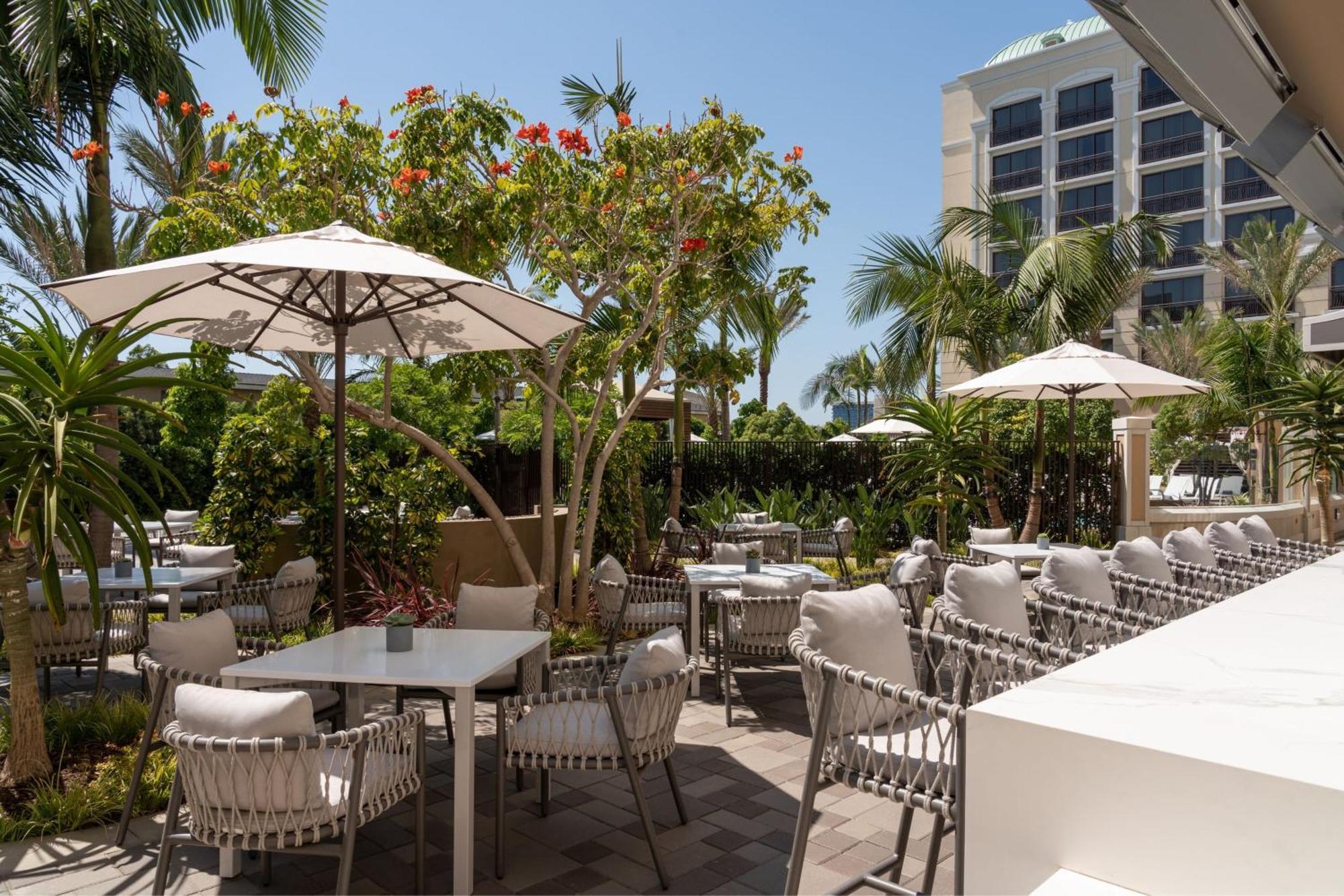 The Westin Anaheim Resort Exterior photo